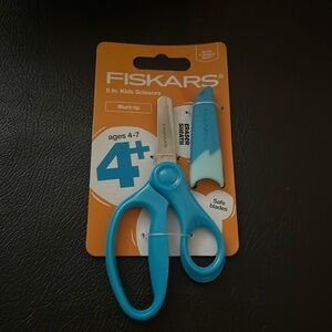 Fiskars 5" Kids Scissors NWT in Blue